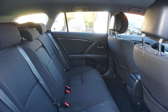 Toyota Avensis 6 of 6