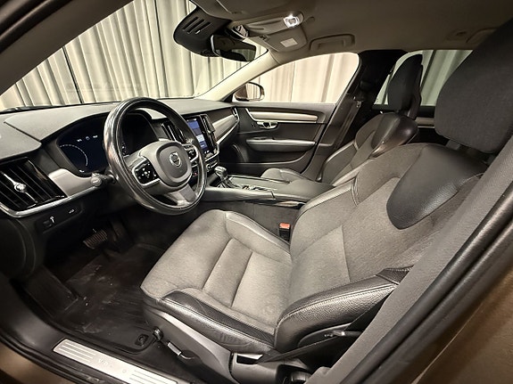 Volvo V90 8 of 16