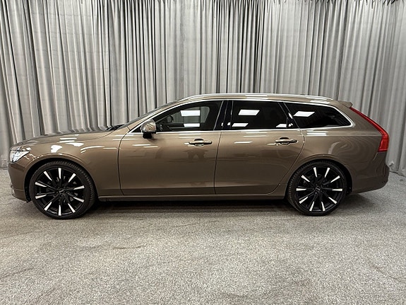 Volvo V90 2 of 16