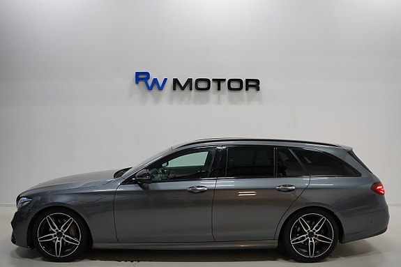 Mercedes-Benz E220 3 of 5
