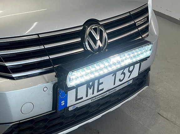 Volkswagen Passat Alltrack 9 of 26