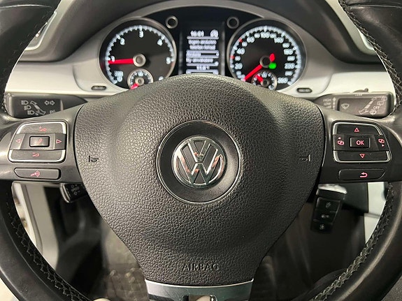 Volkswagen Passat Alltrack 11 of 26