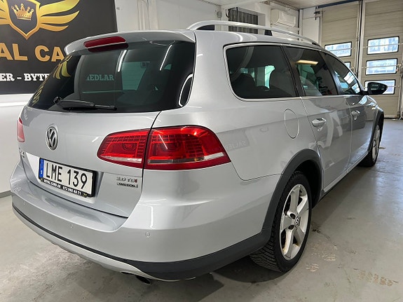 Volkswagen Passat Alltrack 4 of 5