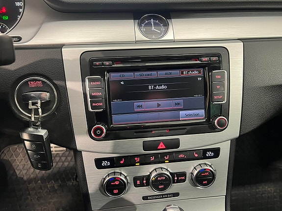 Volkswagen Passat Alltrack 16 of 26