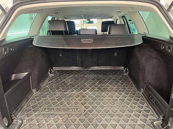Volkswagen Passat Alltrack 24 of 26