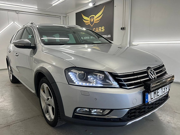 Volkswagen Passat Alltrack 2 of 5