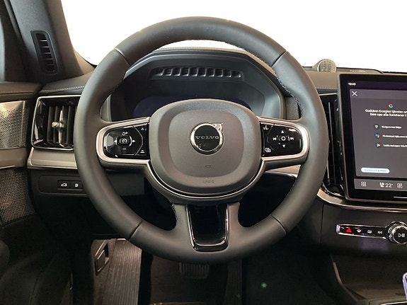 Volvo XC90 10 of 14