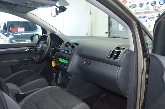 Volkswagen Touran 6 of 12