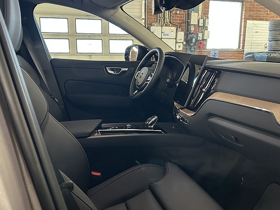 Volvo XC60 6 of 13