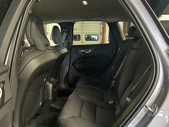 Volvo XC60 11 of 13