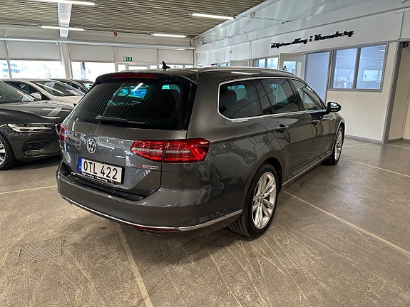Volkswagen Passat 3 of 5