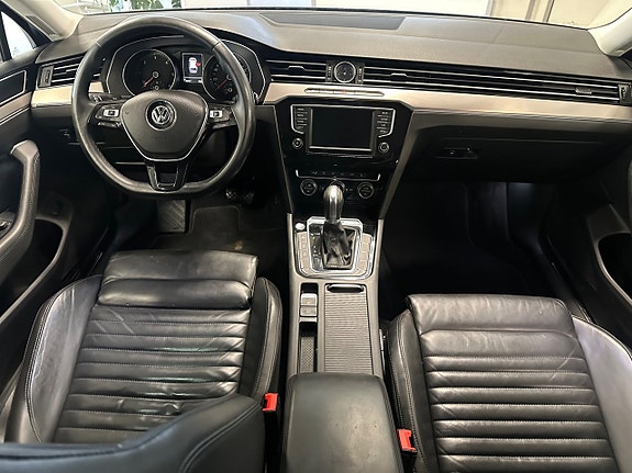 Volkswagen Passat 9 of 18