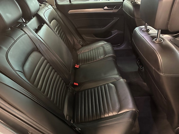 Volkswagen Passat 8 of 18