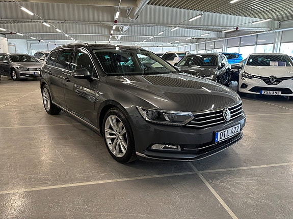 Volkswagen Passat 2 of 5