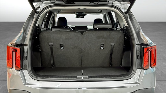 Kia Sorento 10 of 17