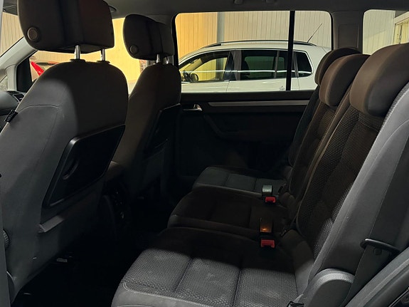 Volkswagen Touran 14 of 14
