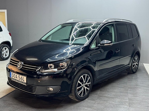 Volkswagen Touran 3 of 5