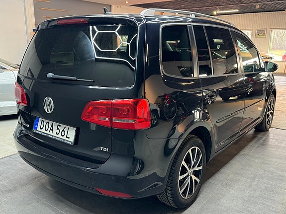 Volkswagen Touran 5 of 5