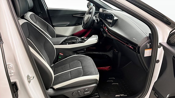 Kia EV6 3 of 15