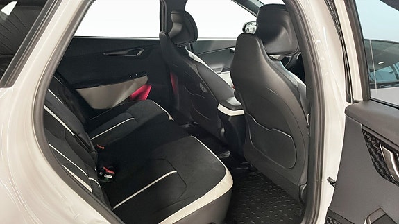 Kia EV6 5 of 15