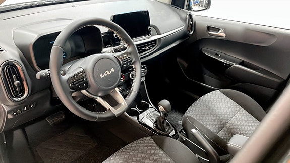 Kia Picanto 8 of 12