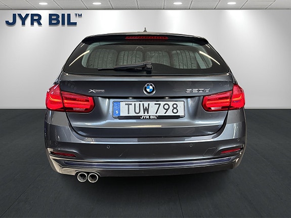 BMW 320 4 of 5