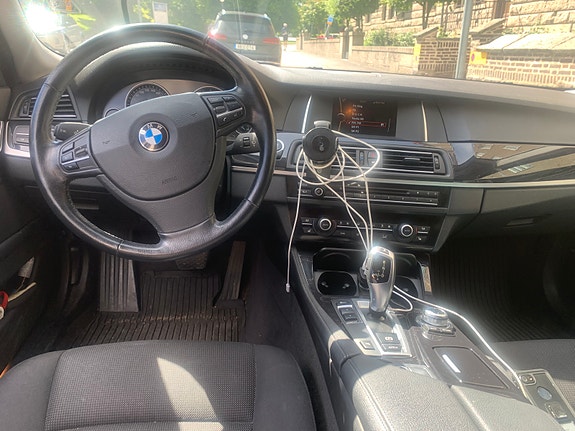 BMW 520d 2 of 5