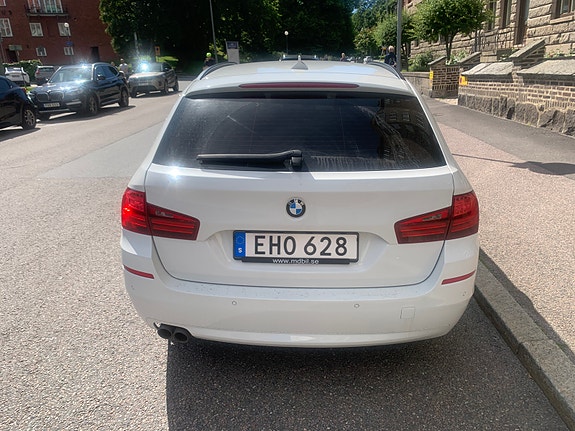 BMW 520d 3 of 5