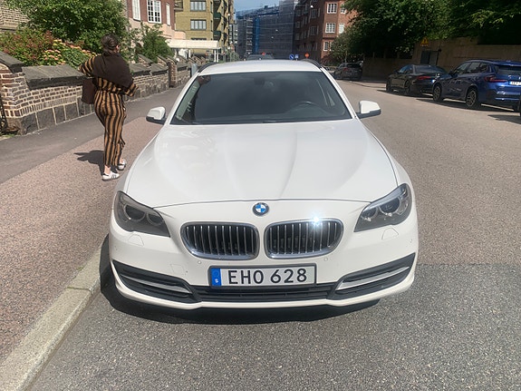 BMW 520d 4 of 5