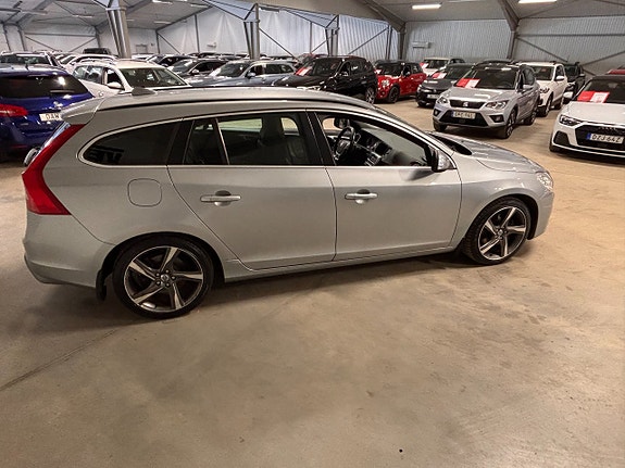 Volvo V60 3 of 5