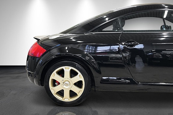 Audi TT 3 of 5