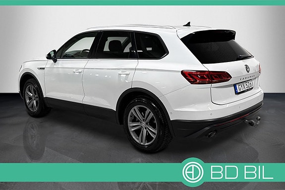 Volkswagen Touareg 3 of 5