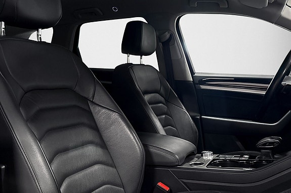 Volkswagen Touareg 17 of 30