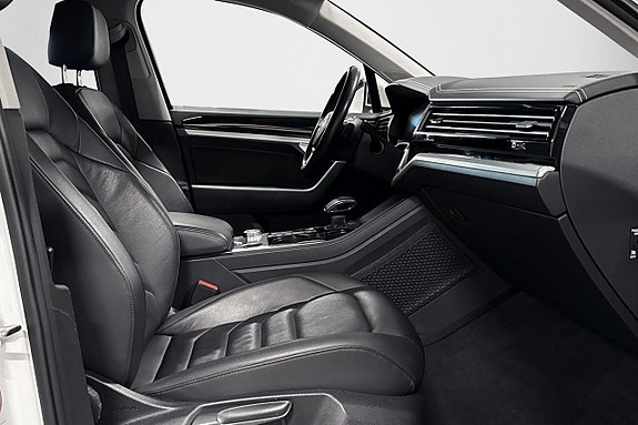 Volkswagen Touareg 16 of 30