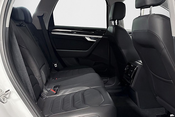 Volkswagen Touareg 22 of 30