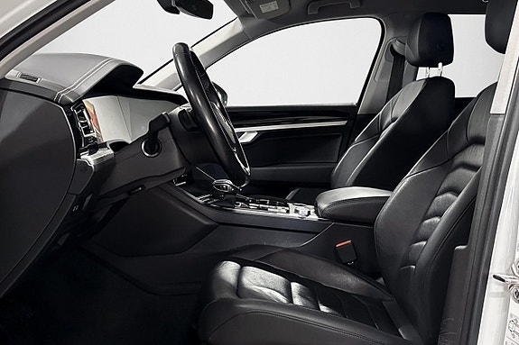 Volkswagen Touareg 13 of 30