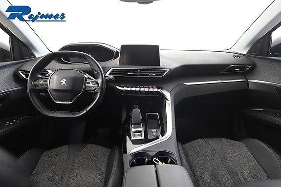 Peugeot 3008 2 of 5