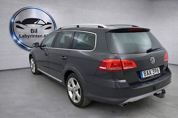 Volkswagen Passat Alltrack 4 of 5