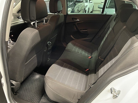 Opel Insignia 6 of 9