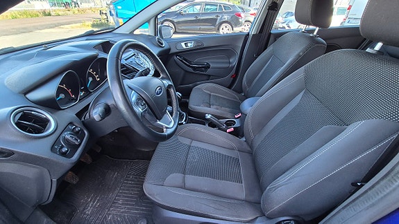 Ford Fiesta 6 of 8