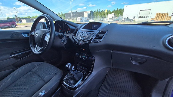 Ford Fiesta 8 of 8