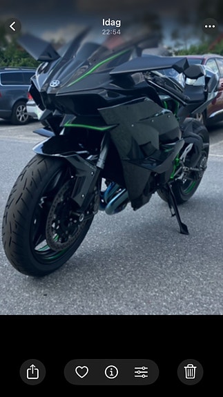 Kawasaki H2R 2 of 6