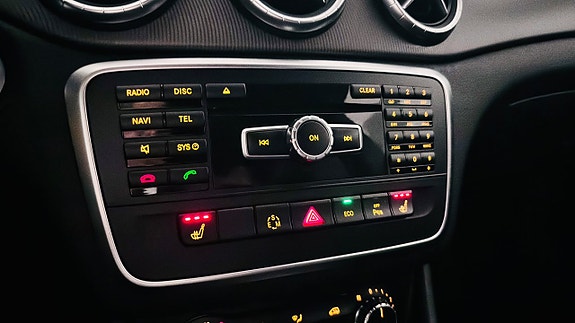 Mercedes-Benz CLA180 21 of 28