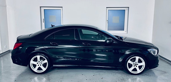 Mercedes-Benz CLA180 4 of 28