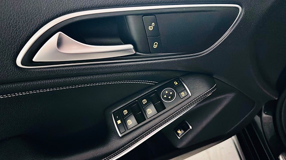 Mercedes-Benz CLA180 16 of 28