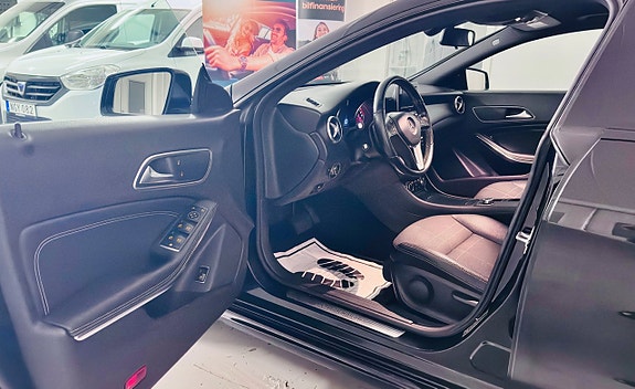 Mercedes-Benz CLA180 13 of 28