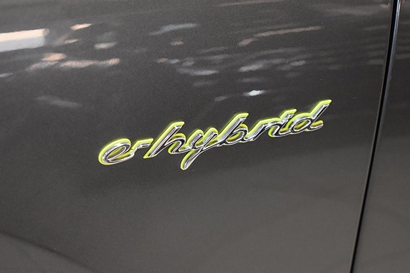 Porsche Cayenne 28 of 30