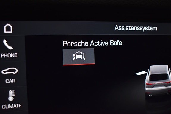 Porsche Cayenne 27 of 30