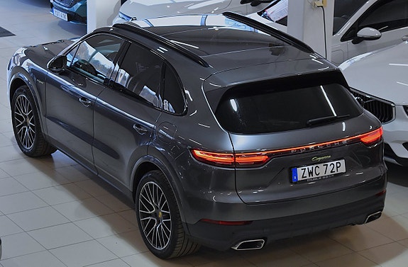 Porsche Cayenne 6 of 30