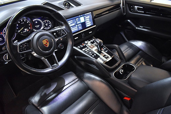 Porsche Cayenne 10 of 30